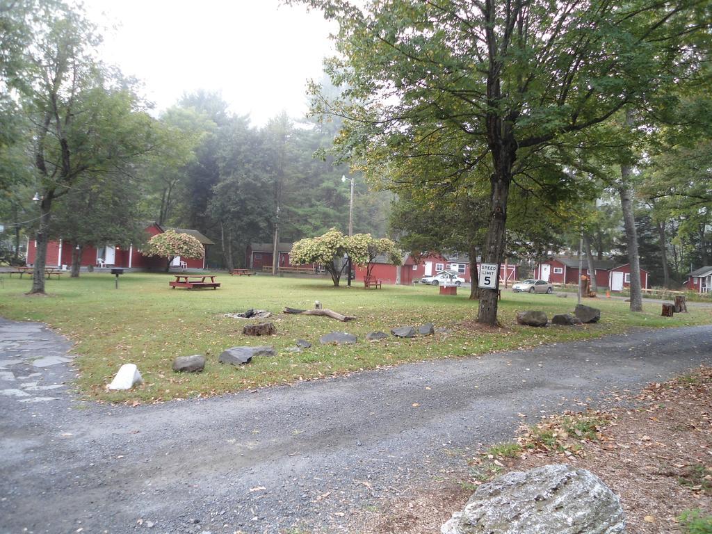 Flower Field And Cottages Stroudsburg