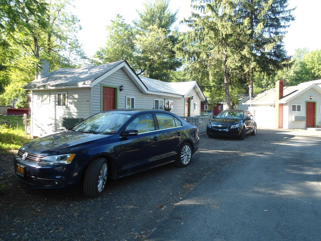 Flower Field And Cottages Motel 3*