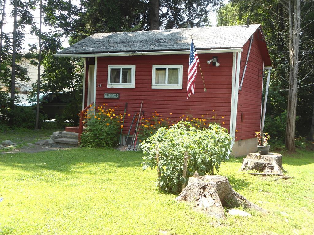 Flower Field And Cottages Motel Stroudsburg