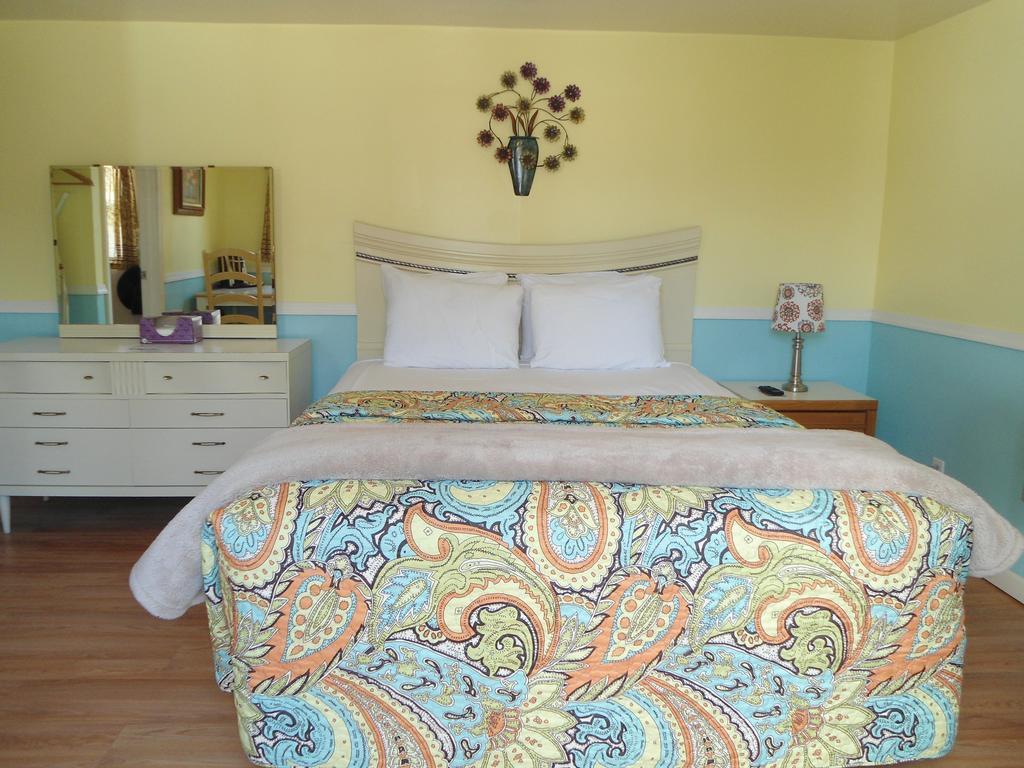 Motel Flower Field And Cottages