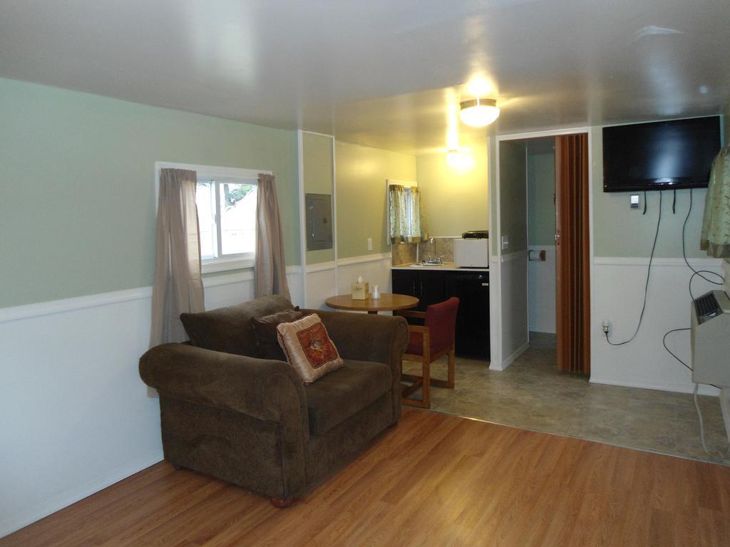 Motel Flower Field And Cottages 3*