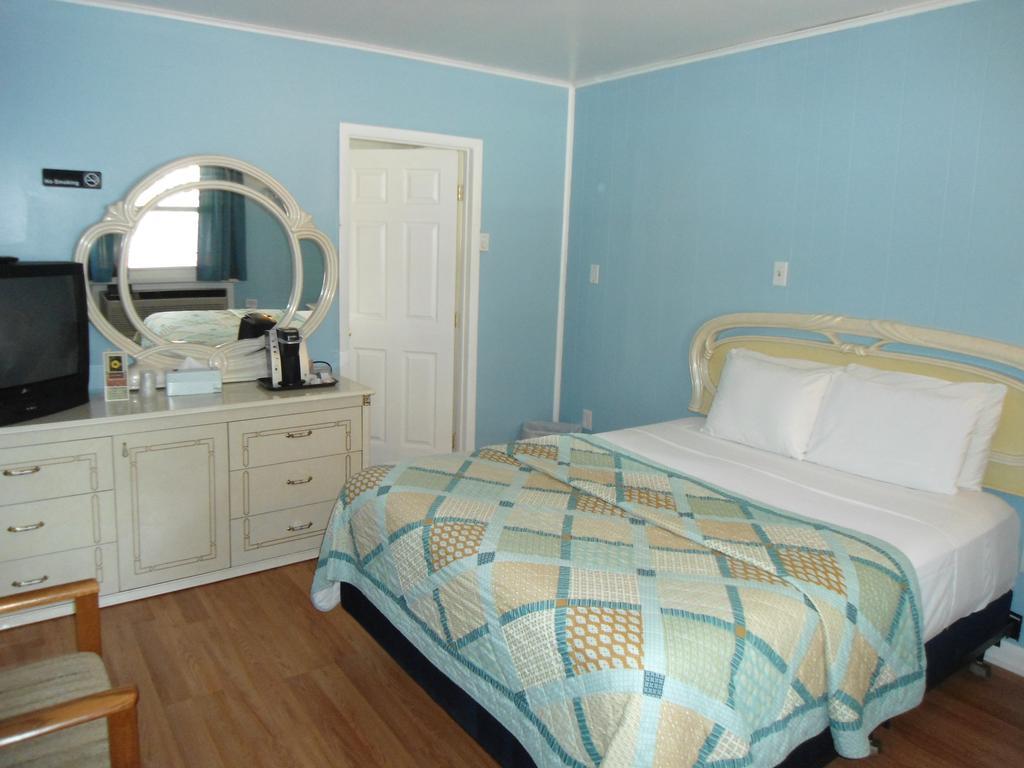 Flower Field And Cottages Motel 3*