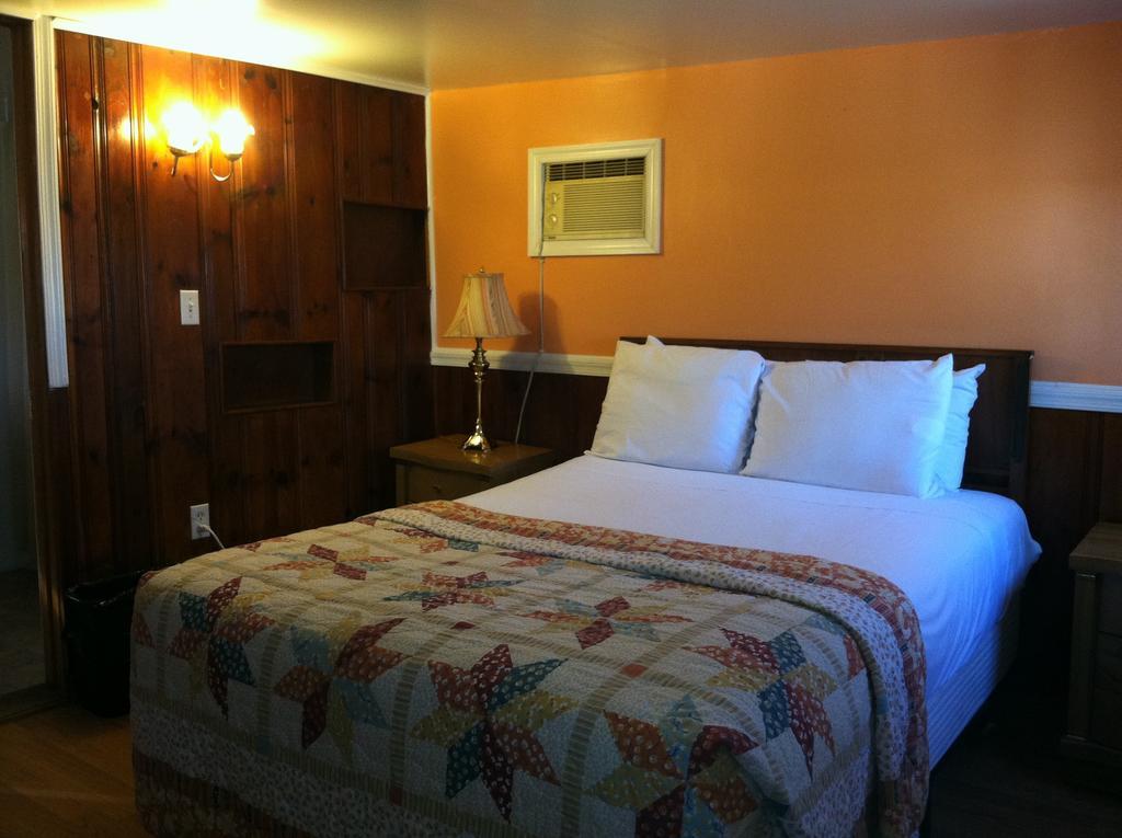 Motel Flower Field And Cottages